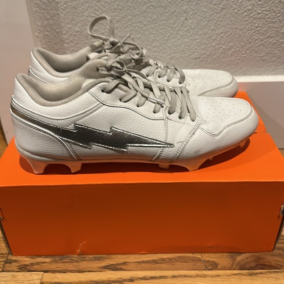 White and Silver Enzo Football Cleats - Picture 3 of 8